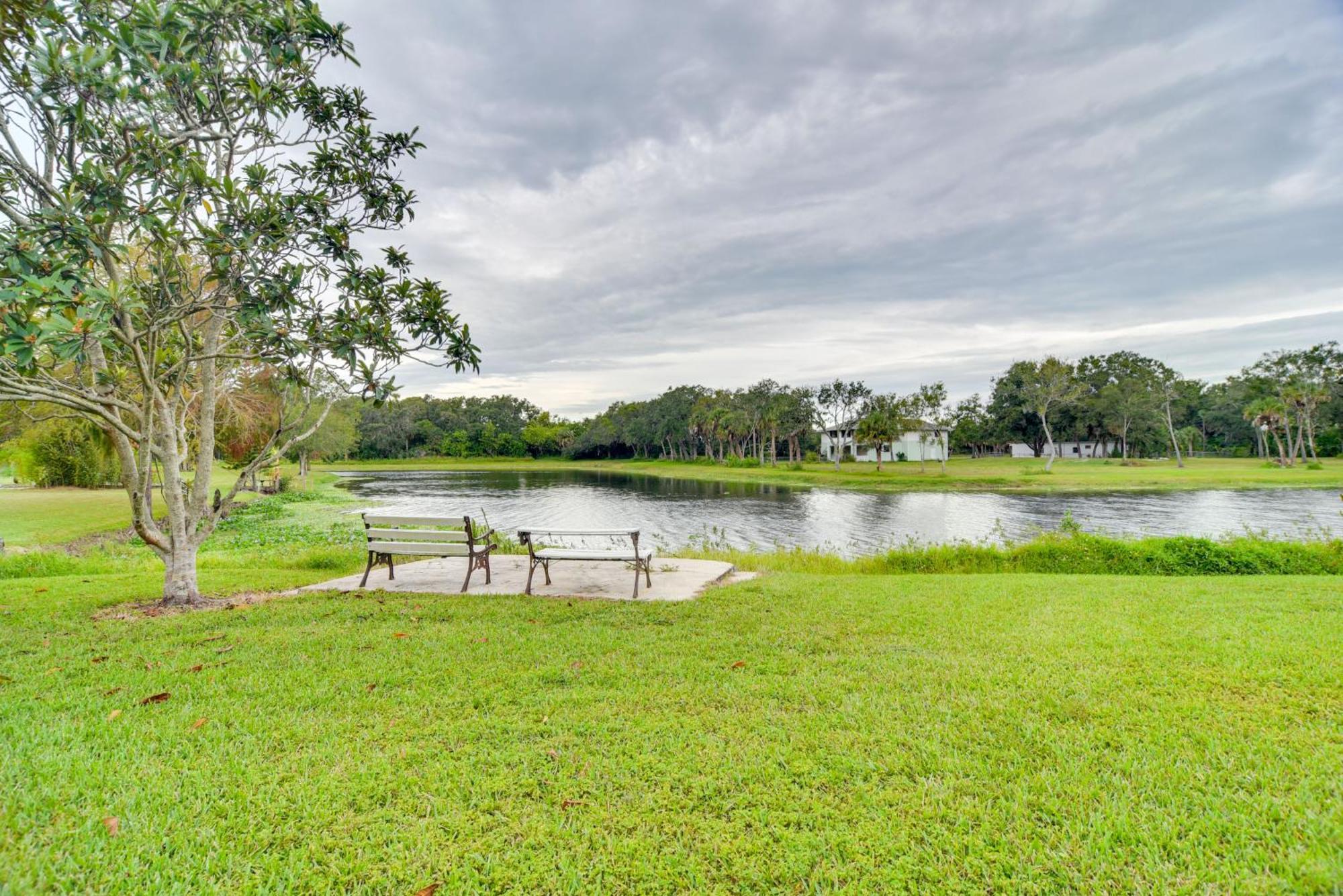 Sleek Largo Studio With Pond Less Than 7 Mi To Beach! Exteriör bild
